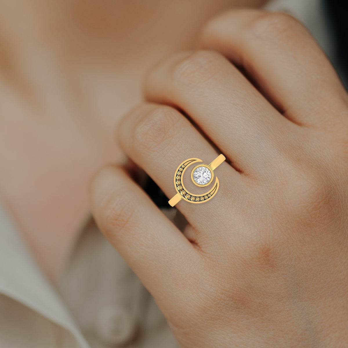 Sparkling Moon Round Diamond Knot RIng